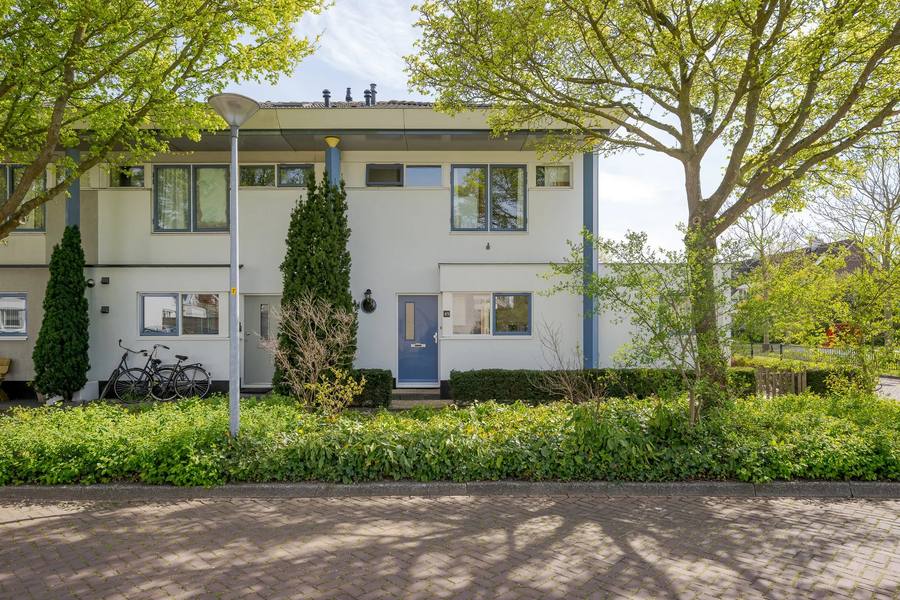 Dr. Martinus van der Stoelstraat 49, Voorschoten