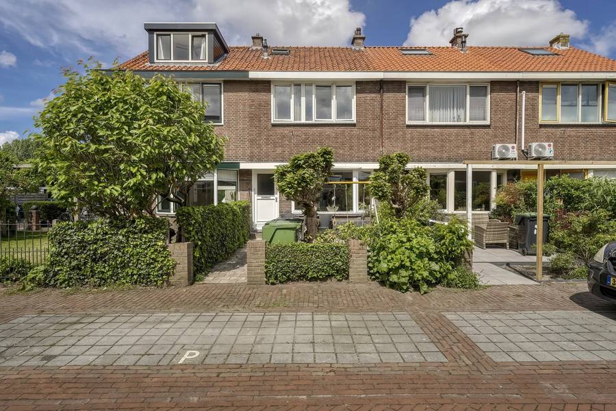 Donklaan 13, Voorschoten