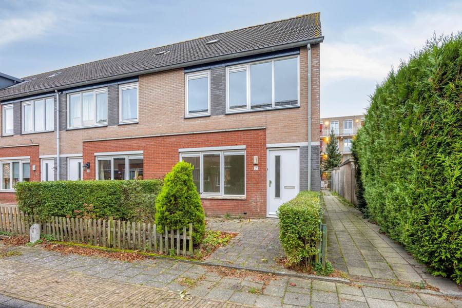 Alexander Adamskistraat 2, Voorschoten