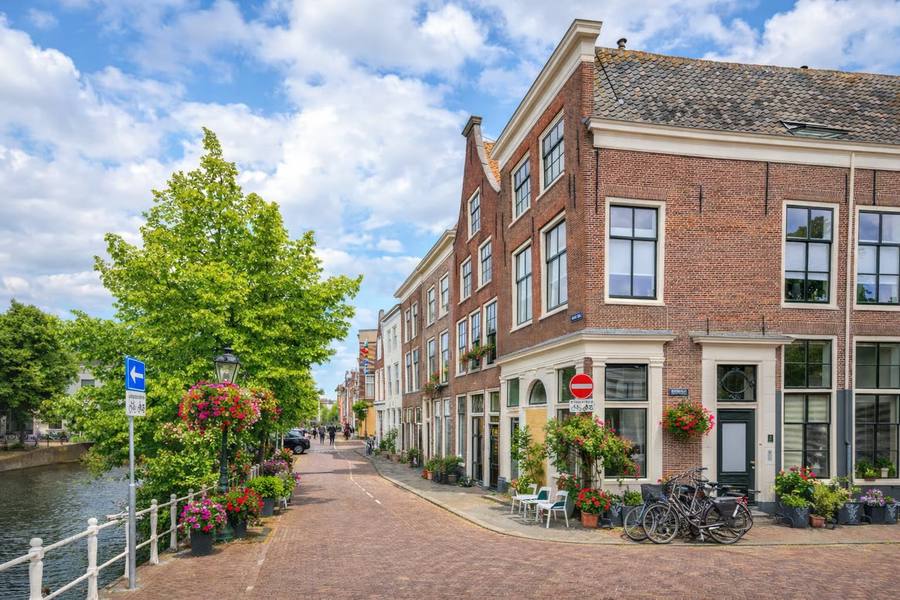Nieuwe Rijn 98, Leiden