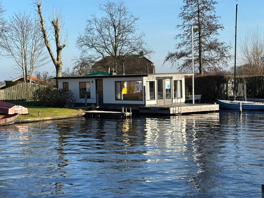 Sweilandpolder 16, Warmond