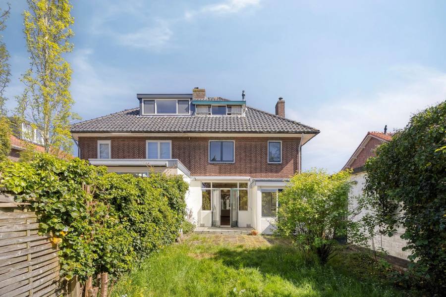 Leidseweg 325, Voorschoten