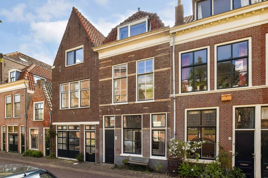 1e Binnenvestgracht 16, Leiden