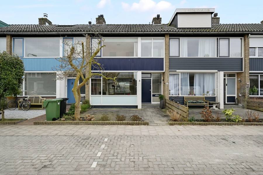 Rembrandtlaan 8, Voorschoten