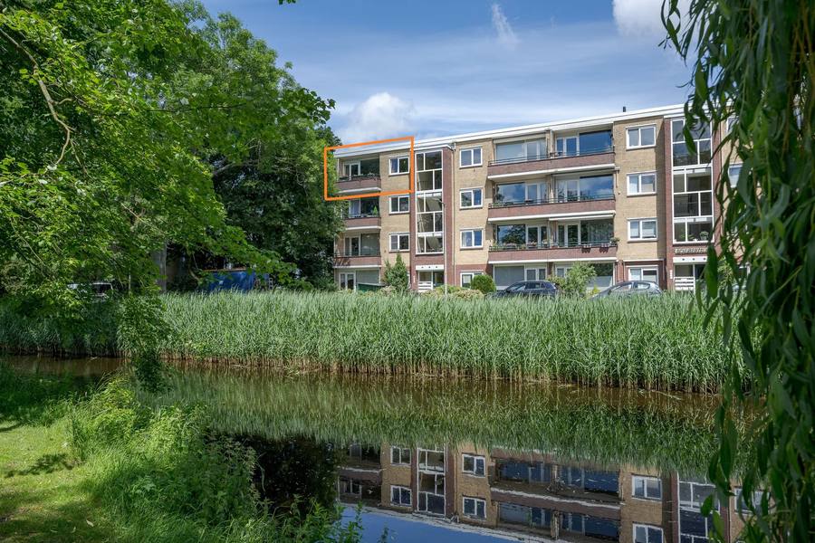 Schubertplantsoen 24, Voorschoten