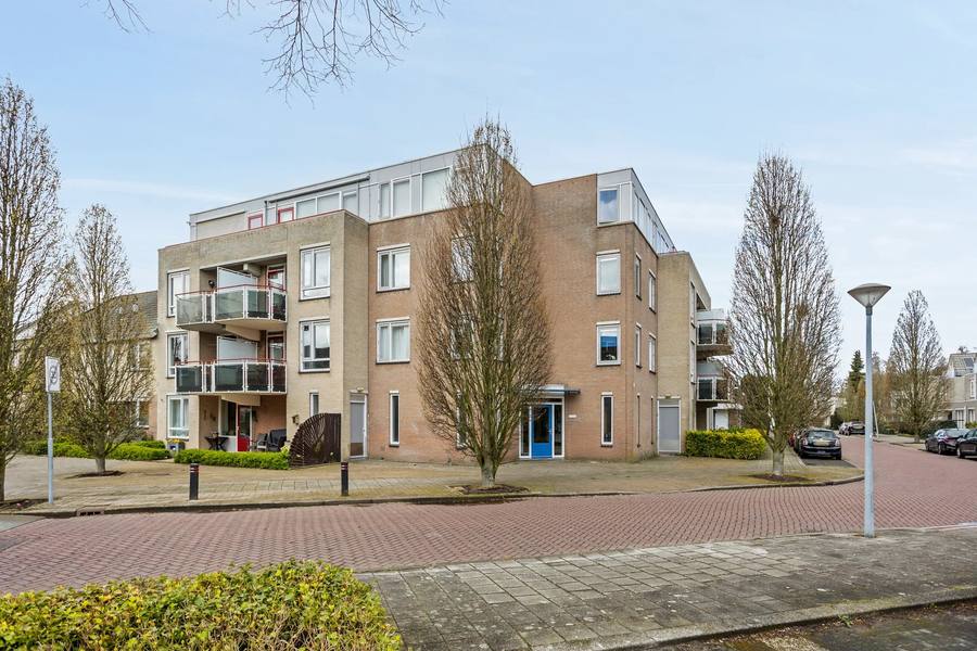 Cor van Osnabruggelaan 11, Voorschoten