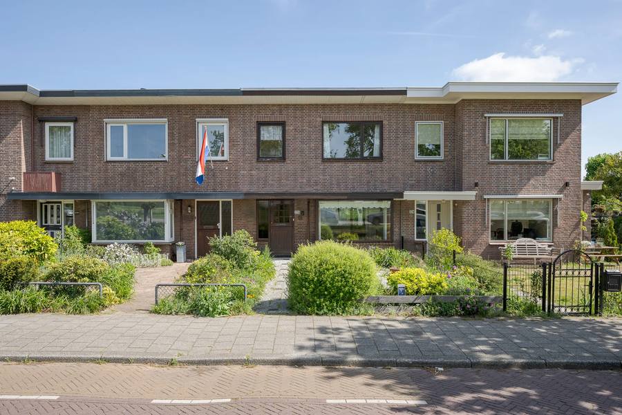 Papelaan-West 226, Voorschoten