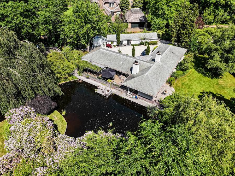Achttienhontpad 4, Warmond
