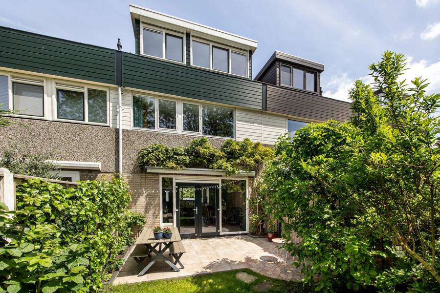 Freesiadal 22, Leiden
