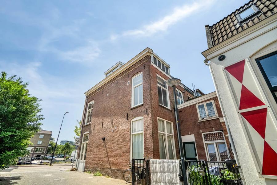 Lage Rijndijk 9, Leiden