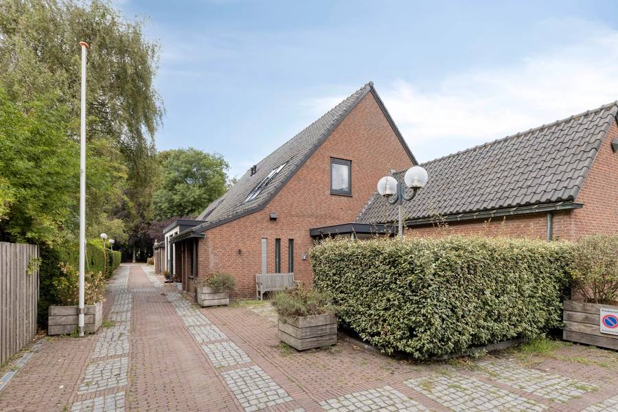 Herenweg 83, Warmond