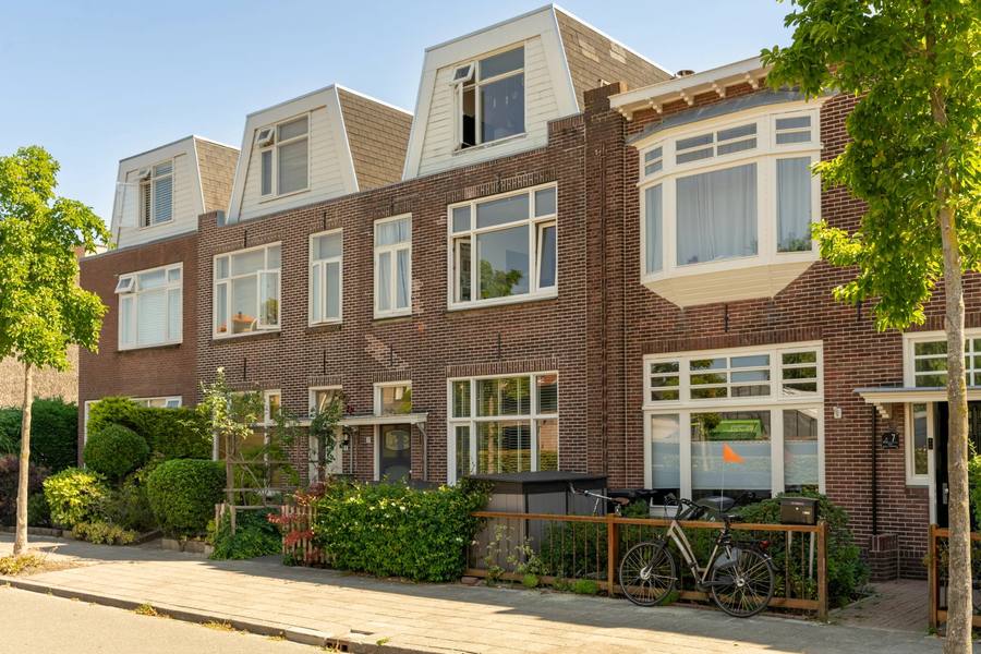 Regentesselaan 9, Oegstgeest