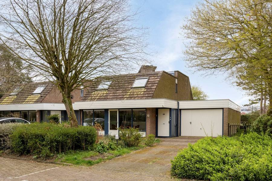 Brunita J. Gemmekelaan 70, Voorschoten