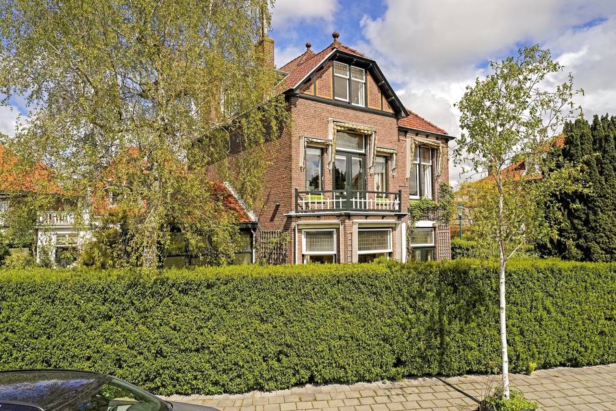 Koninginnelaan 6, Oegstgeest