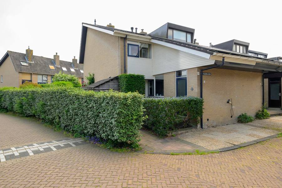 Vuurbloem 27, Leiden
