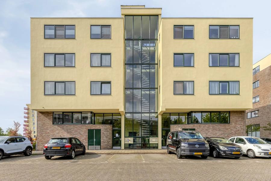 Clara Visserplaats 18, Leiden