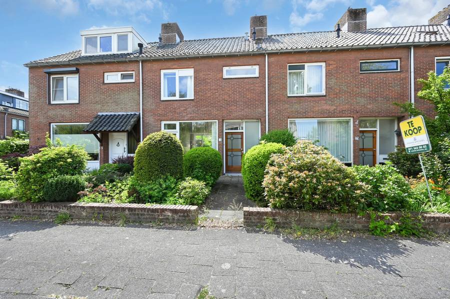 Rouboslaan 21, Voorschoten