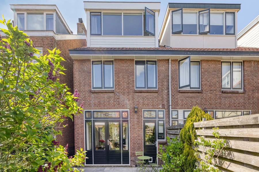 Van der Waalsstraat 38, Leiden