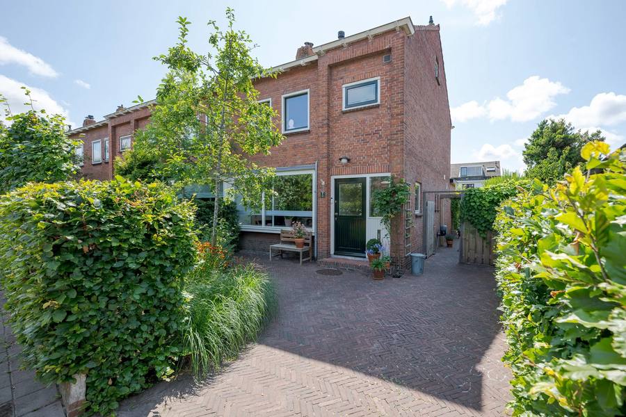 Vondelstraat 2, Voorschoten