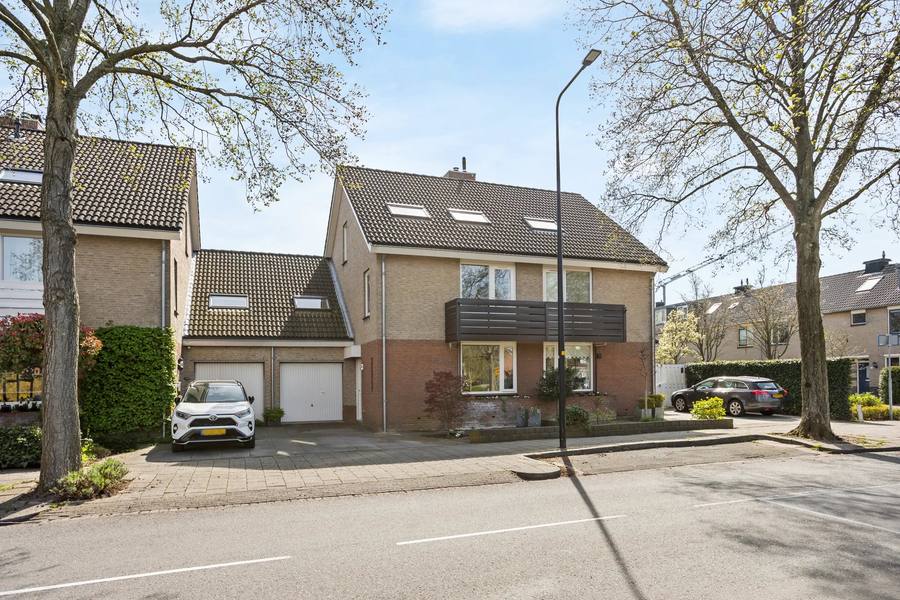 Zwaluwweg 62, Voorschoten