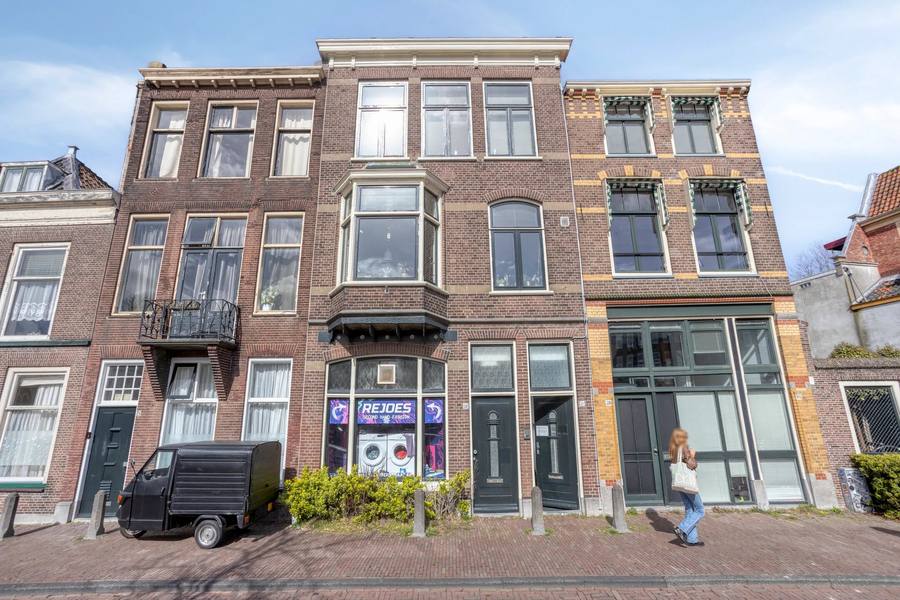 Apothekersdijk 25, Leiden
