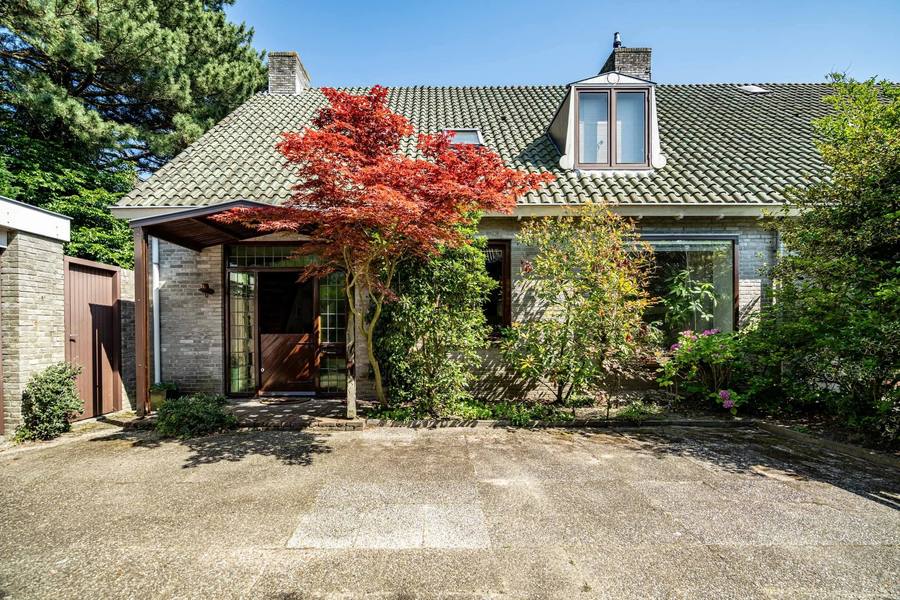 Van Hamellaan 48, Voorschoten