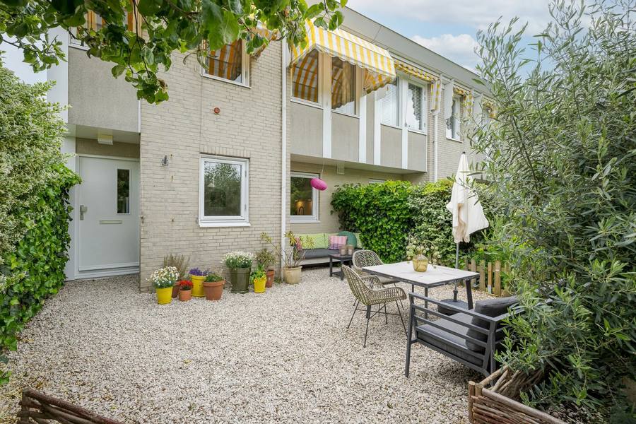 Dr. Martinus van der Stoelstraat 48, Voorschoten