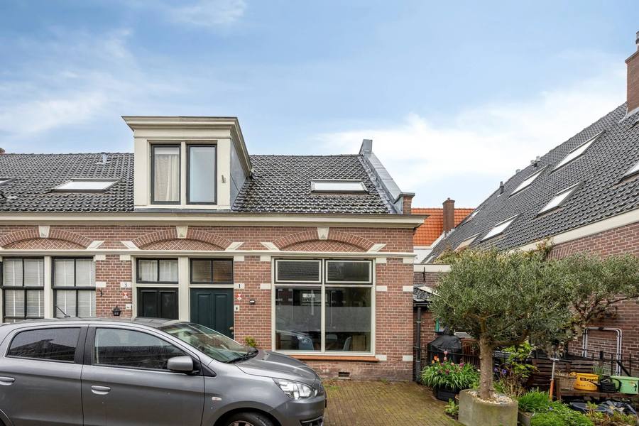 Piet Heinstraat 1, Leiden