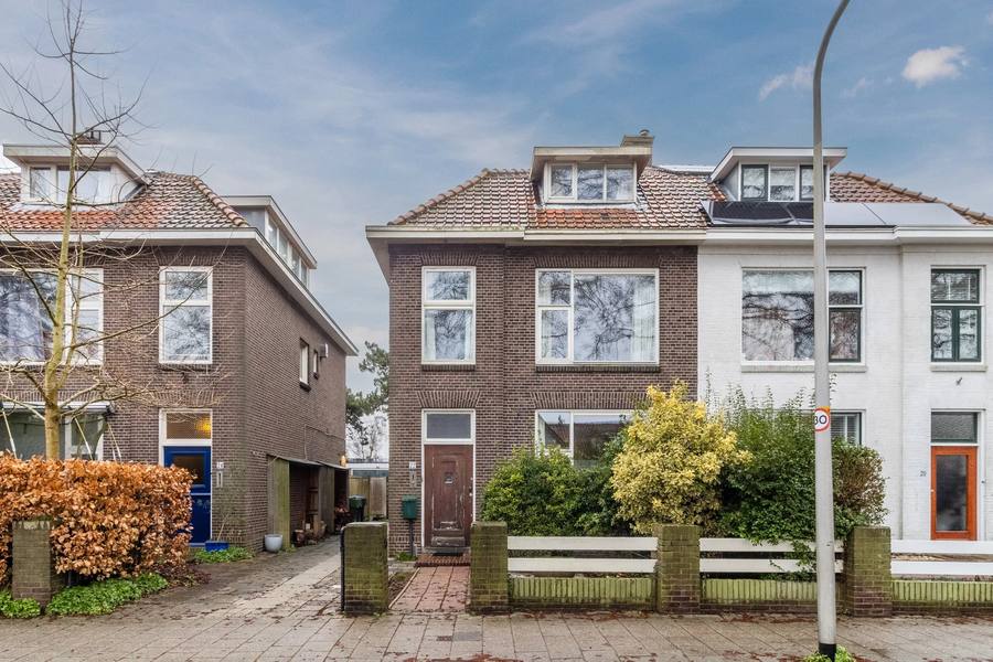 Papelaan 22, Voorschoten