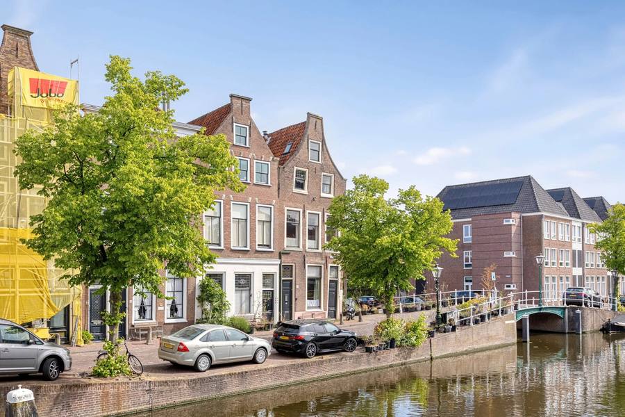Nieuwe Rijn 111, Leiden