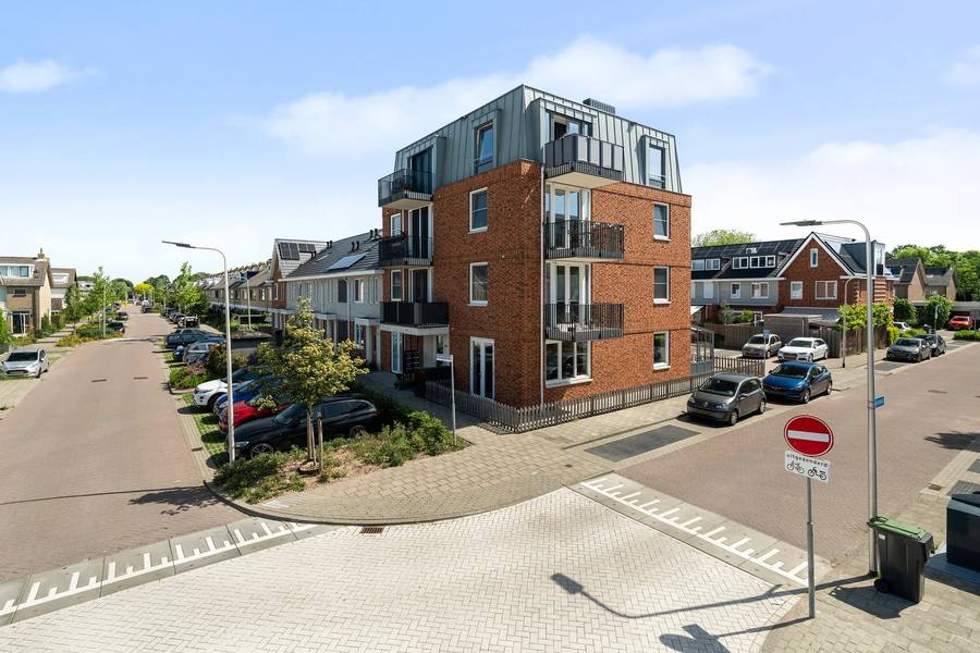 Ambachtsherenweg 24, Zoeterwoude