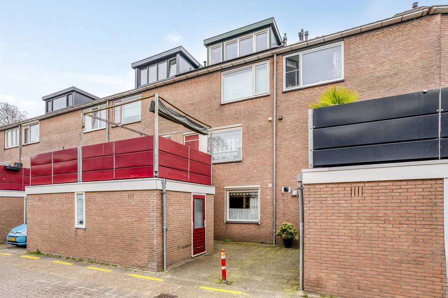 Zwaan 21, Zoeterwoude
