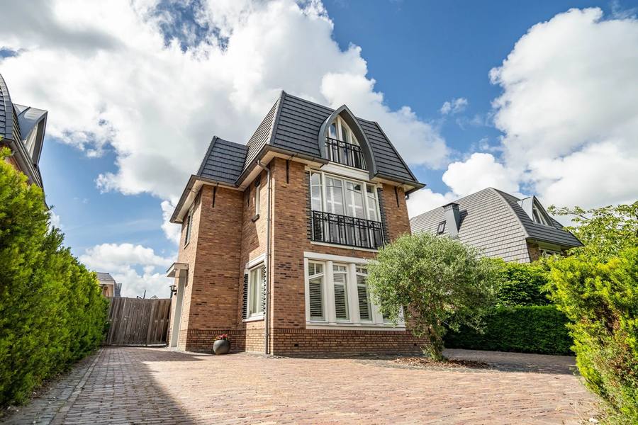 Margaretha Fergusonhof 9, Voorschoten